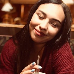 Meet your Posher, Leticia